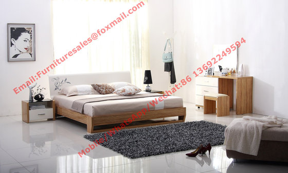 Streamline curved bed head in white painting and wood plate furniture