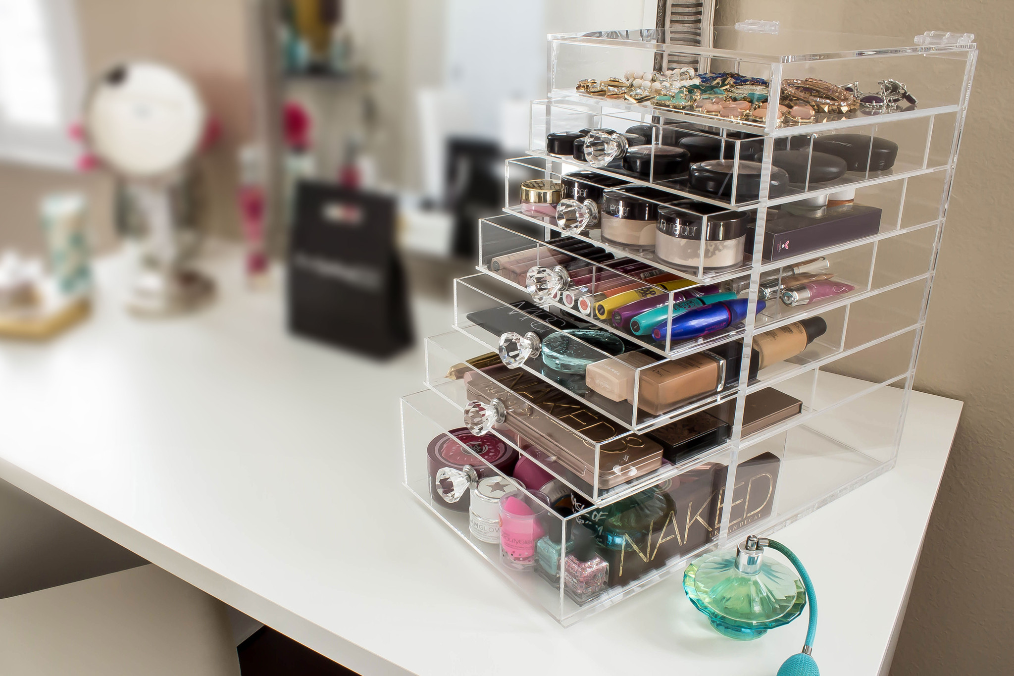 Factory direct selling customized 5 tier acrylic makeup organizer / wholesale plexiglass makeup display stand