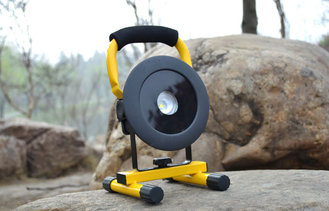 China 3x18650 Powered Rechargeable 30W CREE Hunting/Searching Emergency Portable Spotlights supplier