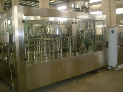 China soft drink bottling plant / carbonated soft drinks production line / Glass bottle beverage filling machine supplier