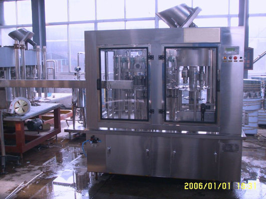 China pet or glass bottle gas/aerated drink carbonated drink filling machine/bottling line supplier