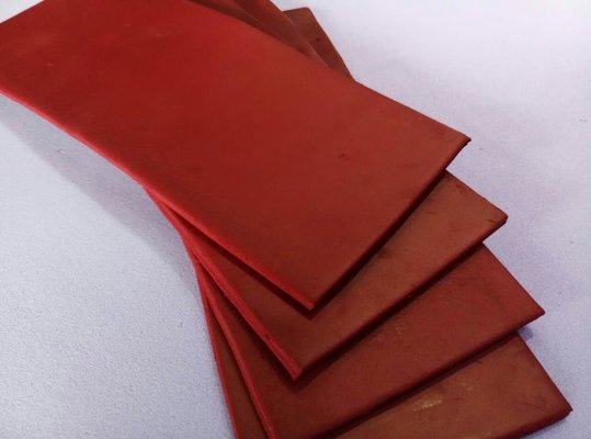 China Orange Eva Rubber Masterbatch Waterproof With 10% - 50% Pigment Content supplier