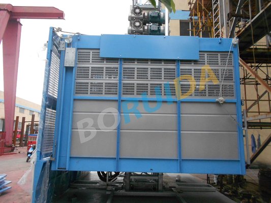 China 2000kg Rack And Pinion Hoists with Lifting Height 250m, 12 - 38 Passenger supplier