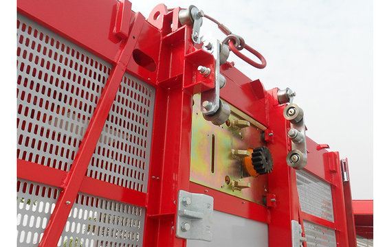 China  Construction Lift SC 100 Single Cage 1000kg Capacity with Mast Hot-dip Galvanized supplier