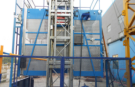 China Rack , Pinion Building Personal / Material hoist With Single Cage 150m Lifting Height supplier