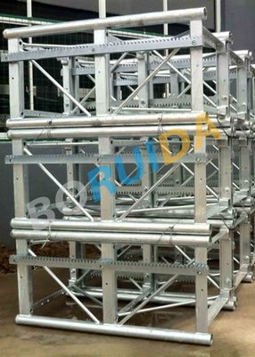 China Painted SC320 Cage Hoists / Builder Hoist With 3.2tons And CE Approved supplier