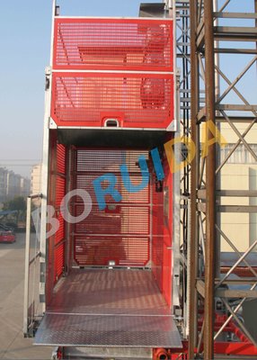 China Safety Mast Section Heavy Duty Cage Hoists Elevator Lift Machine 250m supplier