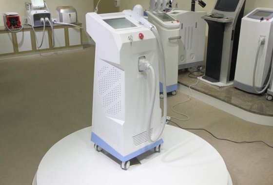 China Super cooling! 808nm diode laser cold permanent hair removal machine / laser hair removal supplier