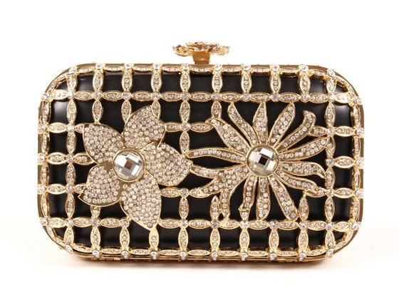 China Gorgeous Laser Cut Metallic Hard Case Clutch Bag Luxury Beaded With Chain supplier