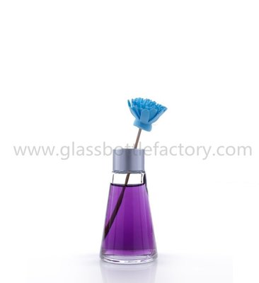 China 80ml Clear Aroma Glass Diffuser Bottle With Silver Cap supplier