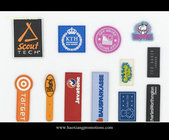 Custom plastic rubber patch/silicone label with color logol/pvc label for garment