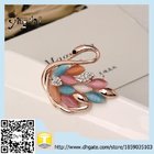 Unique Design Wholesale Fashion Plating gold alloy with opals and rhinestone swan brooch