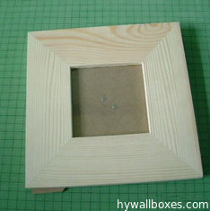 China Unfinished wooden photo frames made in pine wood, natural wood color, glass front and standbacks, S hanging supplier