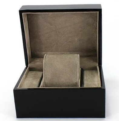 China Piano Paint Matte MDF Wooden Jewelry Box Grey Interior With Removable Cushions supplier