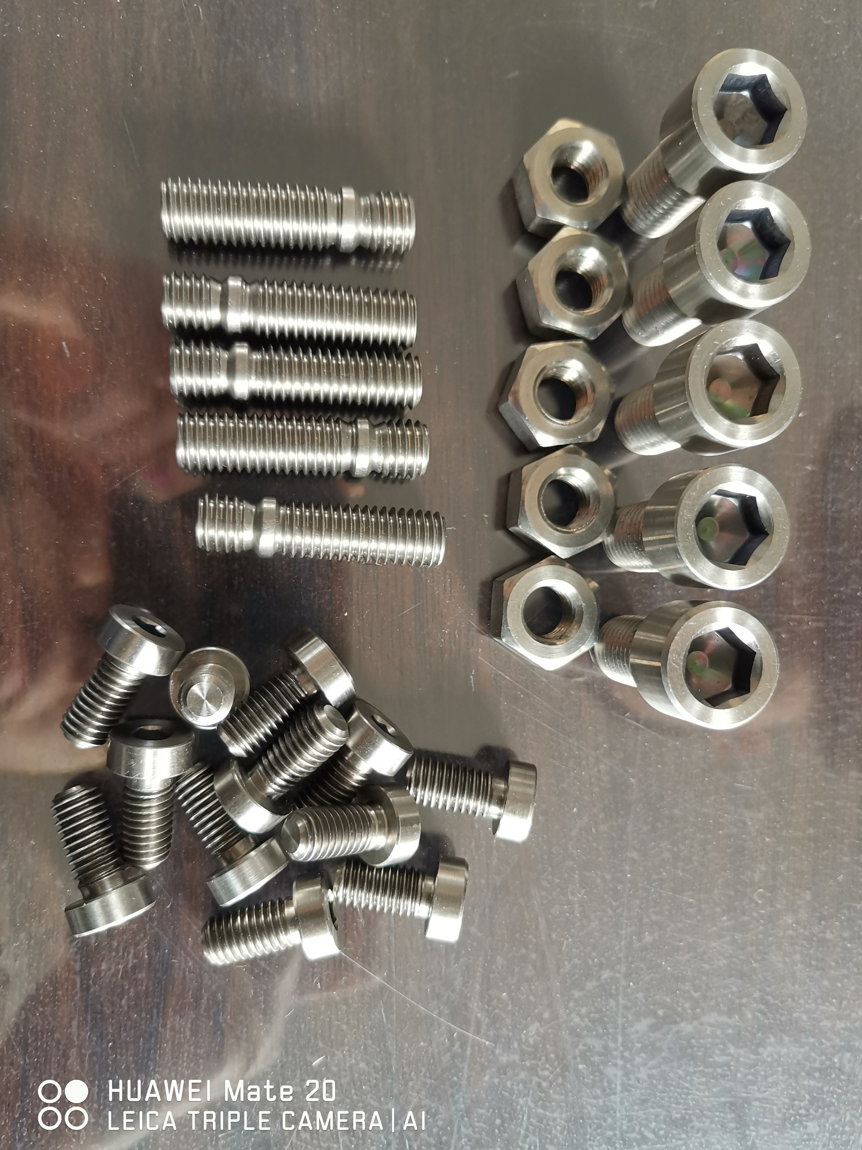 Titanium material of GR7 Ti-0.2pd Screw /Fasteners/nuts and cap for industrial uing