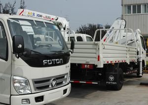 Cargo Mobile Crane Truck 3.2 Ton , XCMG Truck With Crane