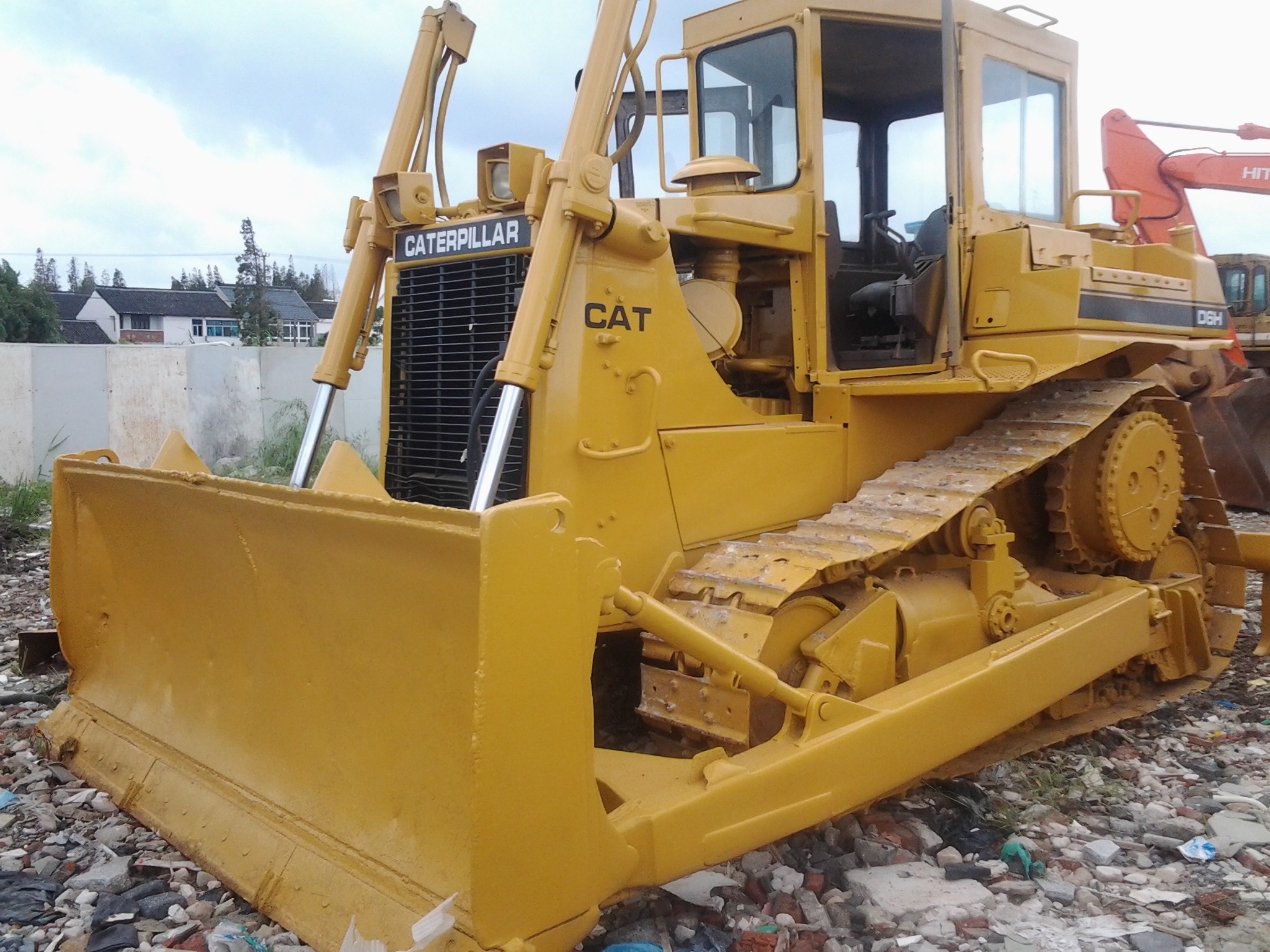 D6H used bulldozer caterpillar tractor  sierra-leone	Freetown senegal	Dakar seychelles	Vic