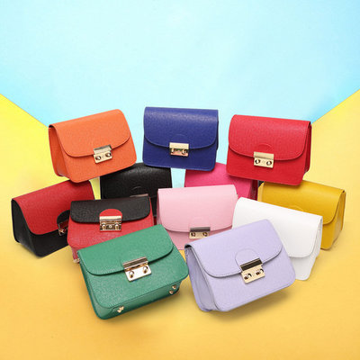 China 2017 new first layer genuine leather shoulder bag Messenger small square bag lady mini chain with lock bag supplier