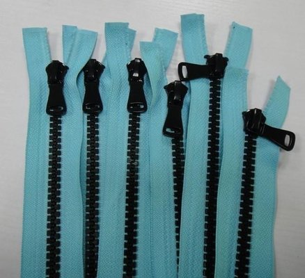 China Number 5 Resin Zipper With Auto Lock Slider For Handbag And Luggage supplier