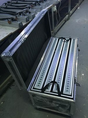 China Led Wall Wash Lighting Flight Case Double Level With Aluminum Materials supplier