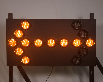 VA Series LED Arrow Board Portable LED Sign Supplier