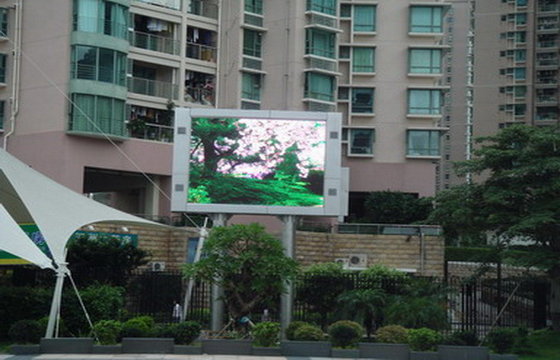 China 27777 Pixels / ㎡ Digital LED Billboard Signs For Hospital , RoHS Approved supplier