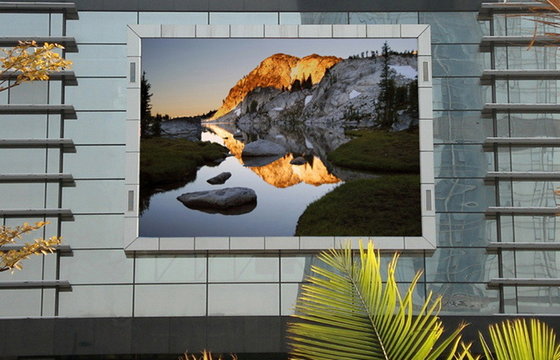 China Wall Mounted P5 Outdoor Advertising LED Display RGB With SMD 3 in 1 , FCC supplier