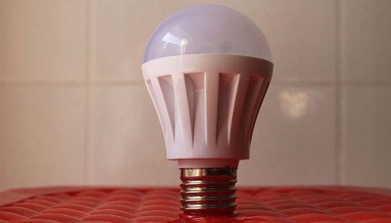 China High Luminous E27 LED Light Bulb White 6W SemiLeds Energy Saving supplier