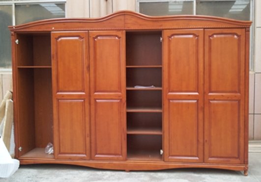China Maple Solid wood door wardrobe supplier