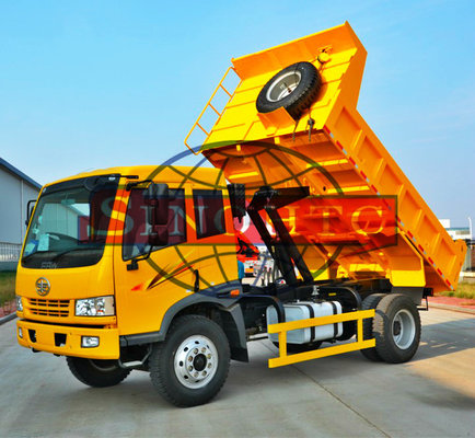 China Light Medium Duty 7 Ton Tipper Truck With Right Hand Driving Steering 4x2 Type supplier