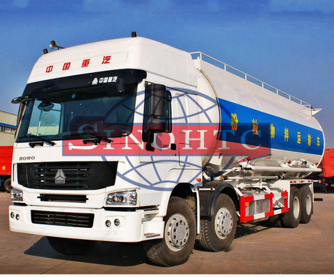 China HOWO Dry Bulk Cement Bulk Cement Truck 12 Wheeler 40m3 Tank Volume supplier
