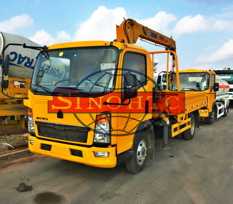 China 4x2 HOWO Cargo Transport Truck Chassis Truck Mounted Crane 120 - 140hp Power supplier