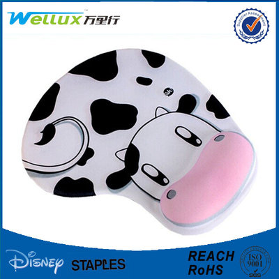 China Milk Cow Comfortable Wrist Rest Mouse Pad Cute Memory Foam Mouse Mat 22mm Thick supplier