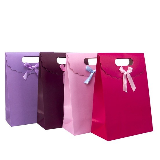 Fashionable Flip-open Gift Bags, Fine Paper Gift Bags