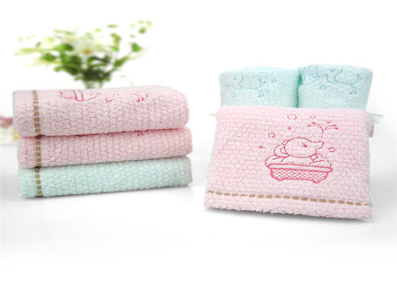 No Fluorescent Agent Infant Baby Towels , Pink Soft Baby Face Cloths AZO Free