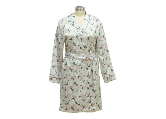 China Vintage Ladies Night Sleeping Dress , Long Sleeve Winter Nightgowns Breathable supplier