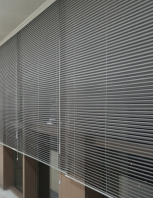 Blackout Outdoor Aluminum Venetian Blind for easy operation Customized