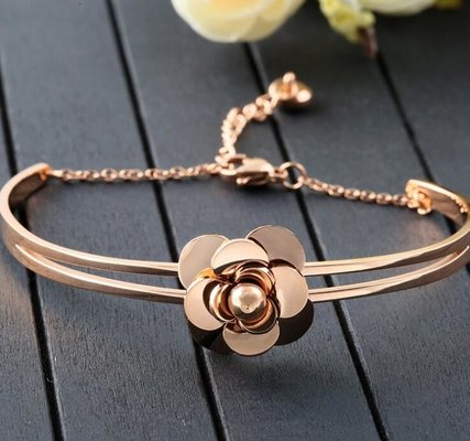 China Camellia Bracelet 18K Plating Stainless Steel Brangle Adjustable Size Bracelet supplier