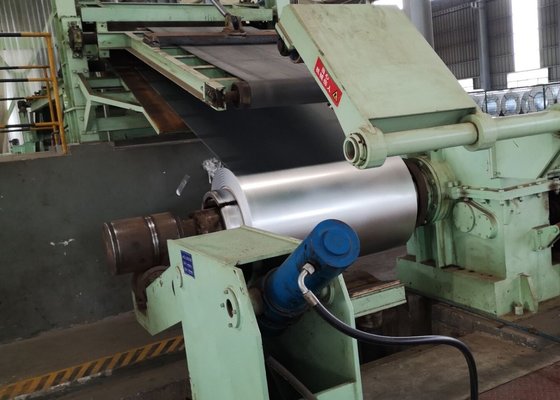 China SGLCC Hot Dip Galvalume Anti Corrosion Steel 55% Al 1.6% Si Anti - Finger For Garage Door supplier