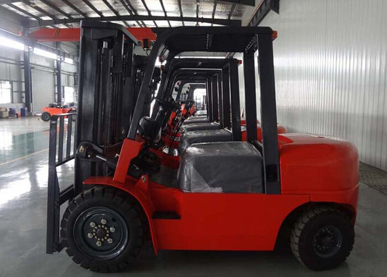 China 2000kg Diesel Industrial Forklift Truck With Isuzu Engine 3000mm - 6000mm Mast Automatic Transmission supplier