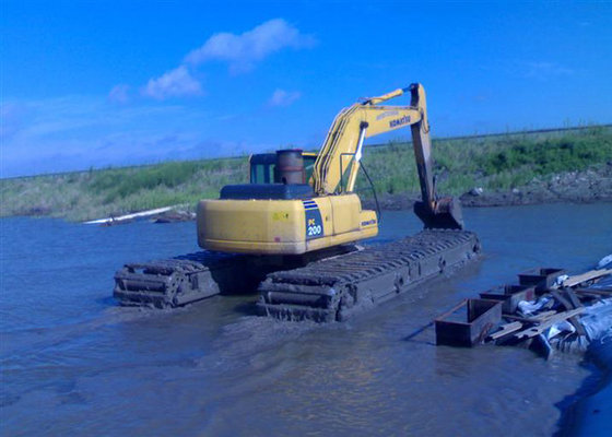 China Bucket capacity 0.4 M3 Amphibious Excavator Operating Weight 15000kg / Dredging Excavator supplier