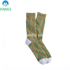 China combed cotton fancy men socks custom logo supplier
