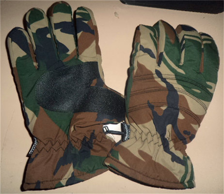 China camo winter military gloves supplier
