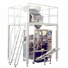 China LLQ-X520 full automatic vertical bag packaging machine/Peanut packing machine supplier