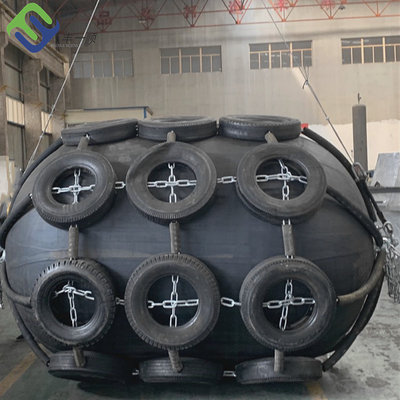 China Abrasion-resistant Pneumatic Rubber  Fender For Protects Ships and Mooring Facilities supplier