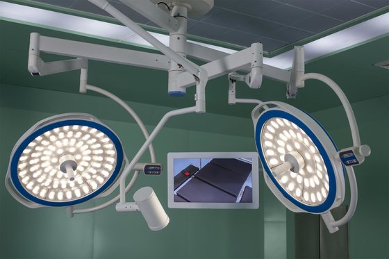 China GLED700/500 shadowless operating Lamps/Operating room use LED surgical lamps with camera/Cold light source LED lamps supplier