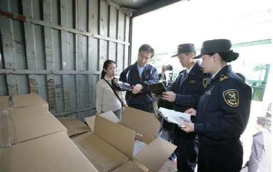China ems tnt dhl international logistics freight forwarder supplier