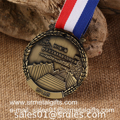 Relief metal medal with raised wolf head, personalized embossed metal medals, supplier