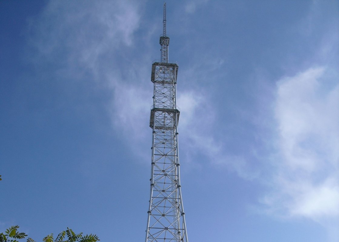 Four / Three Leg Radio Antenna Tower Durable ASTM A123 Galvanizing Standard supplier