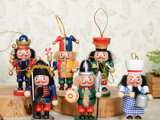 China Wooden 10cm Hand hanging Painted The Nutcracker Traditional Christmas Gift Nutcracker supplier